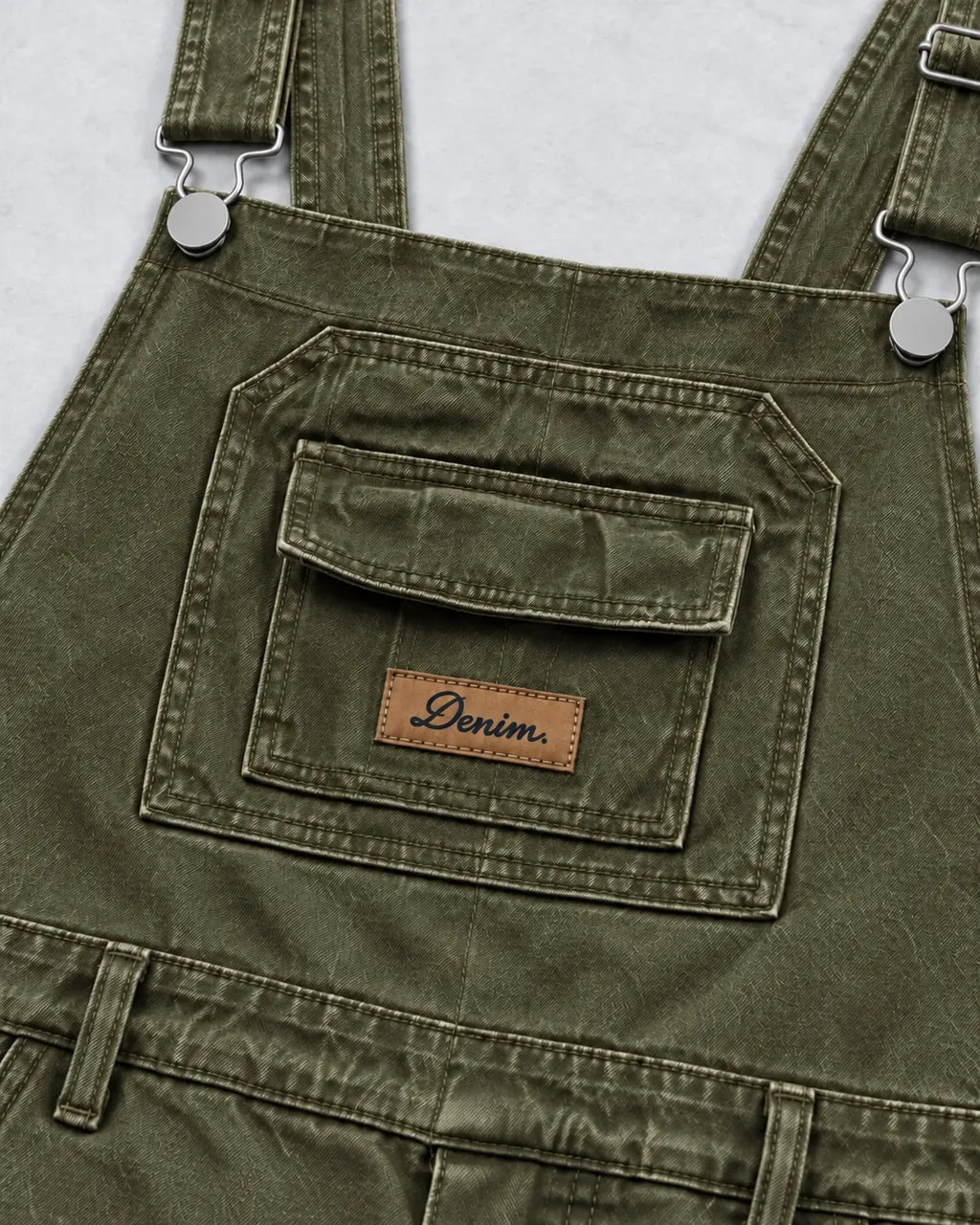 Salopette en denim kaki esprit workwear