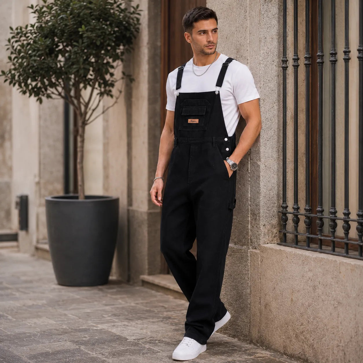 Le denim noir dans sa version la plus intemporelle